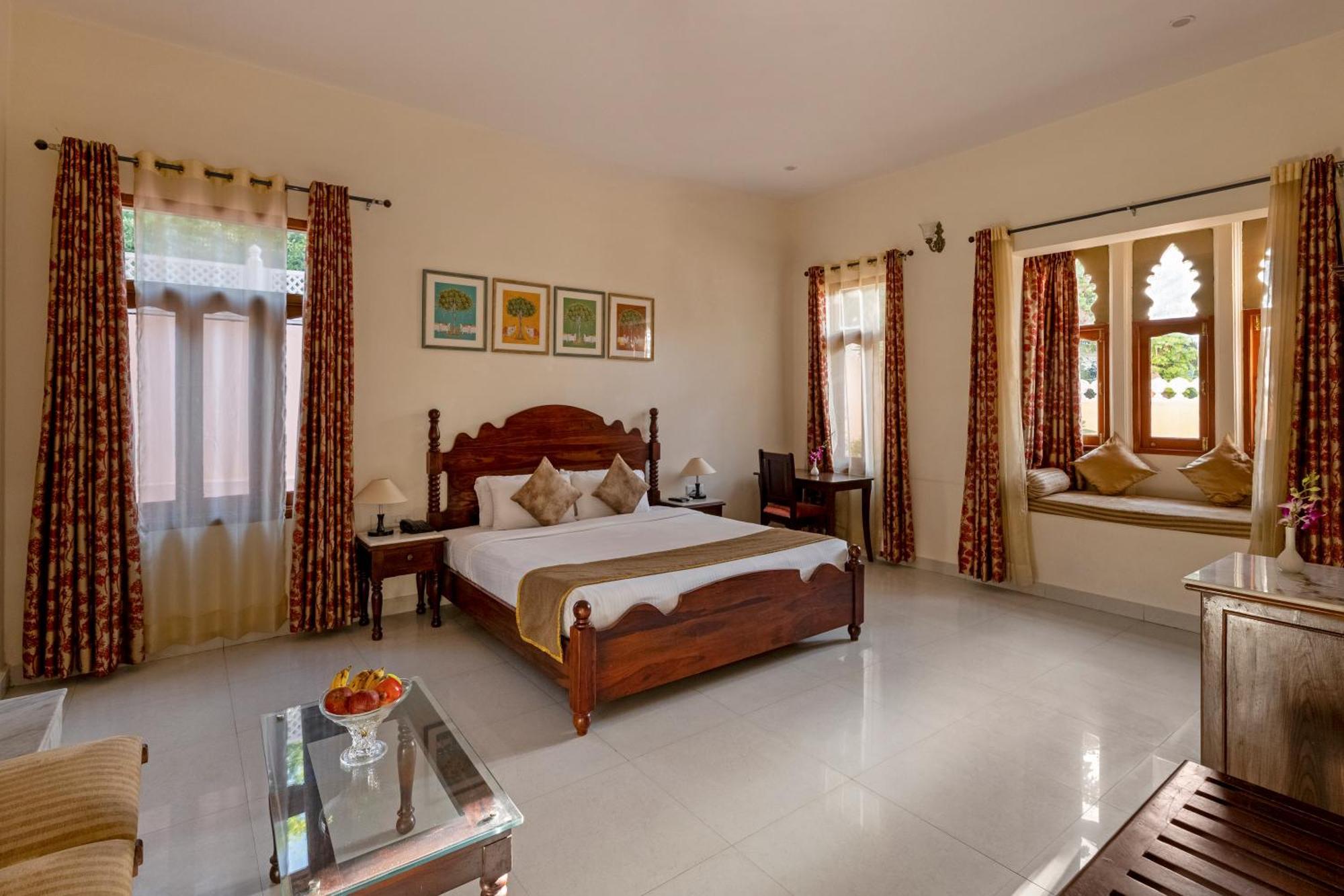 Sterling Jaisinghgarh Udaipur Hotel ภายนอก รูปภาพ
