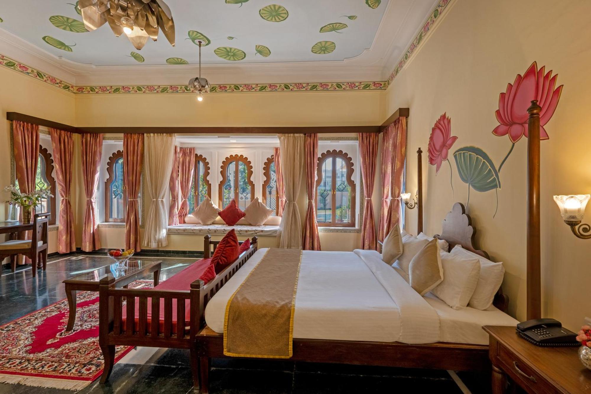 Sterling Jaisinghgarh Udaipur Hotel ภายนอก รูปภาพ